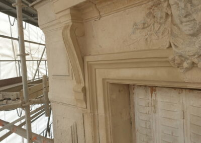 Ravalement de façade + tailleur de pierre rue Marot Paris